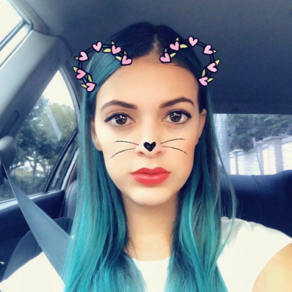 Meet your Posher, Danae